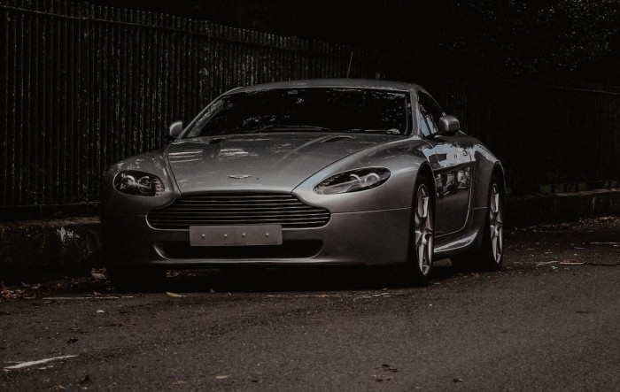 Dionice Aston Martina tonu zbog smanjenja ciljane proizvodnje i visokog duga