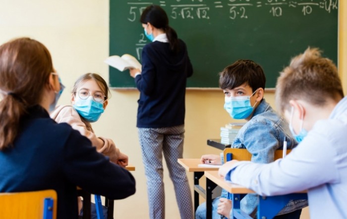 Dio roditelja peticijom traže da se djeci ukine obveza nošenja maski u školama