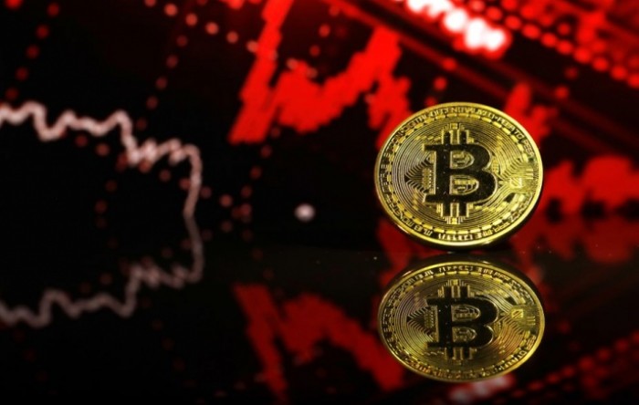 Bitcoin potonuo najniže u godinu i pol