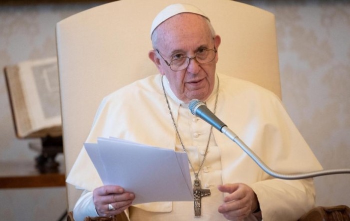 Papa odbio primiti Pompea, Vatikan ne želi biti uvučen u američke izbore