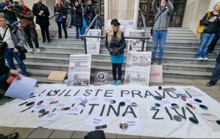 Veliki prosvjed u Beogradu zbog oslobađanja osuđenih za ubojstvo novinara Slavka Ćuruvije