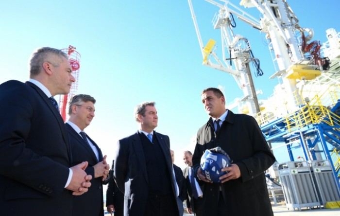 Plenković predstavio Nehammeru i Sőderu LNG terminal na Krku