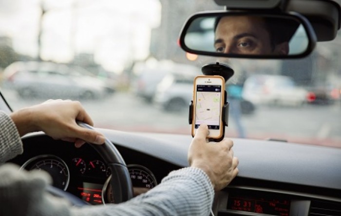 Uber zbog koronavirusa uvodi nova pravila za vozače i putnike