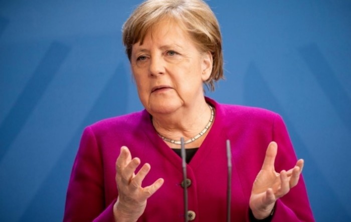 Umirovljena Merkel kaže da je zadovoljna i zauzeta pisanjem svojih memoara