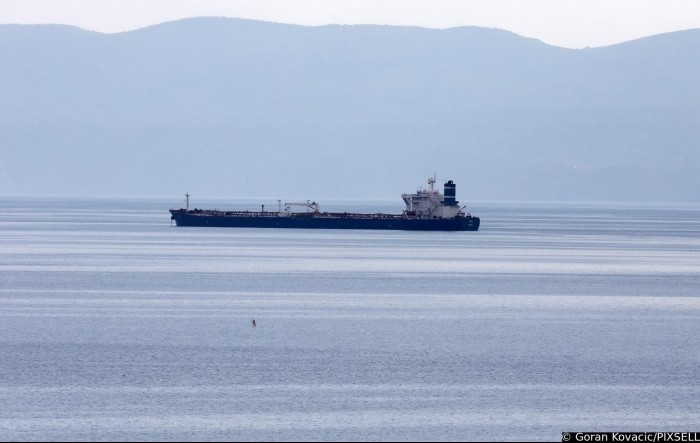 Zavjet šutnje oko misterioznog tankera usidrenom ispred Rijeke