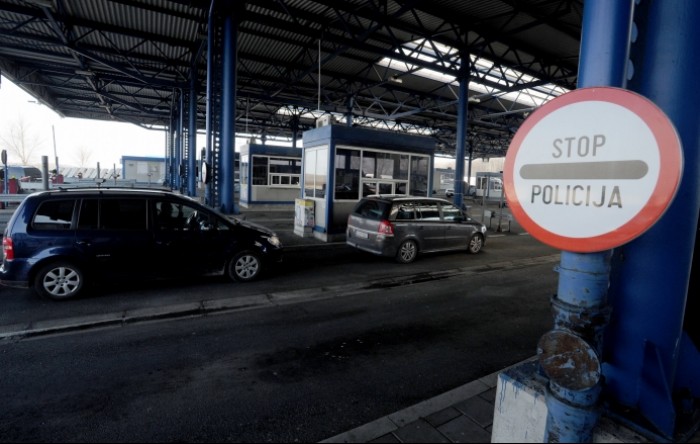 Privremena obustava teretnog prometa na ulazu iz Hrvatske u Srbiju