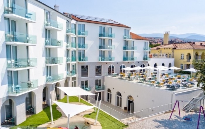 Jadran kupuje Grand hotel View na Braču i prodaje Club Adriatic