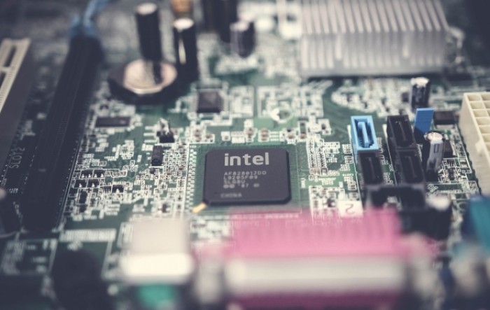Intel: Rezultati iznevjerili očekivanja, prognoze razočarale