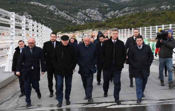 Plenković: Radovi na Pelješkom mostu gotovi do kraja siječnja