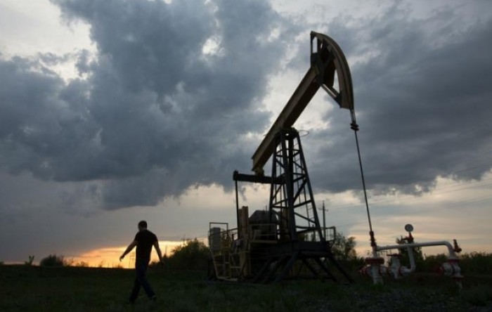 Geopolitičke napetosti i slaba potražnja spustile cijene nafte prema 35 dolara