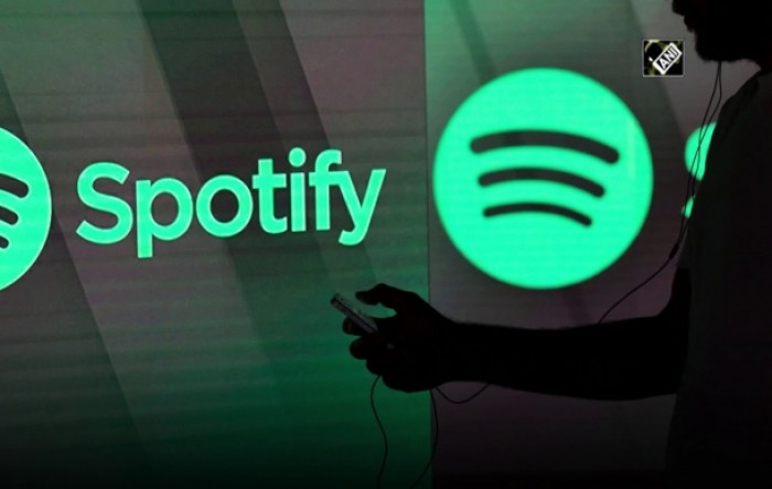 Spotify uklonio podcast s Davidom Ickeom