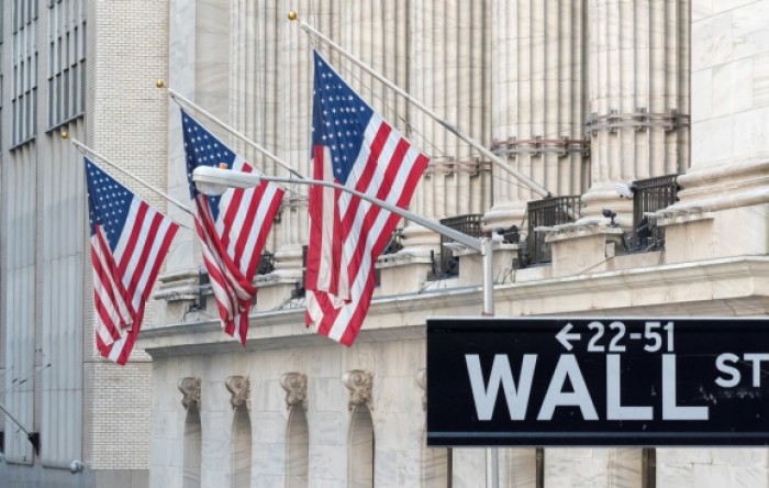 Wall Street porastao, trgovina nervozna