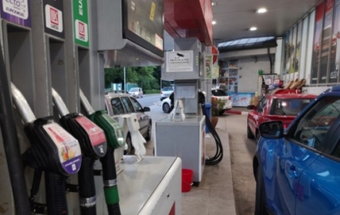 Značajnije pojeftinila i premium goriva u Hrvatskoj