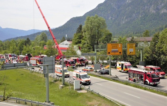 Najmanje troje mrtvih u željezničkoj nesreći na jugu Njemačke