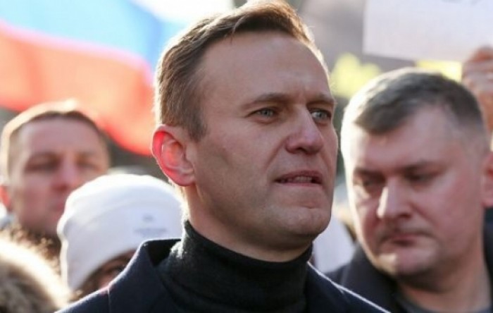Njemački liječnici misle da je Navaljni sposoban za prijevoz u Berlin, ruski ne