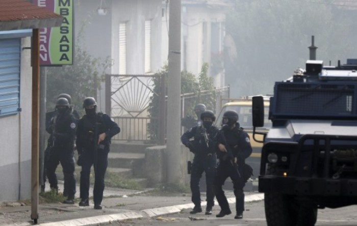 Kaos na sjeveru Kosova nakon akcije specijalaca protiv kriminalnih skupina