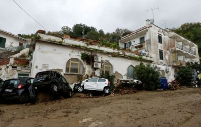 Italija: Proglašeno izvanredno stanje na Ischiji nakon klizišta