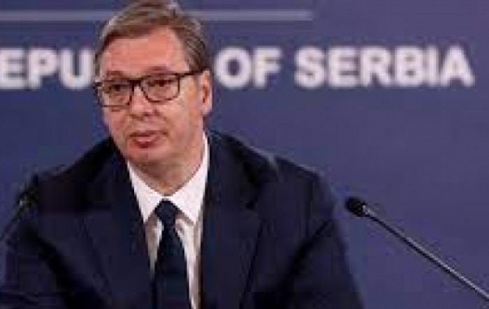 Vučić raspisao prijevremene izbore