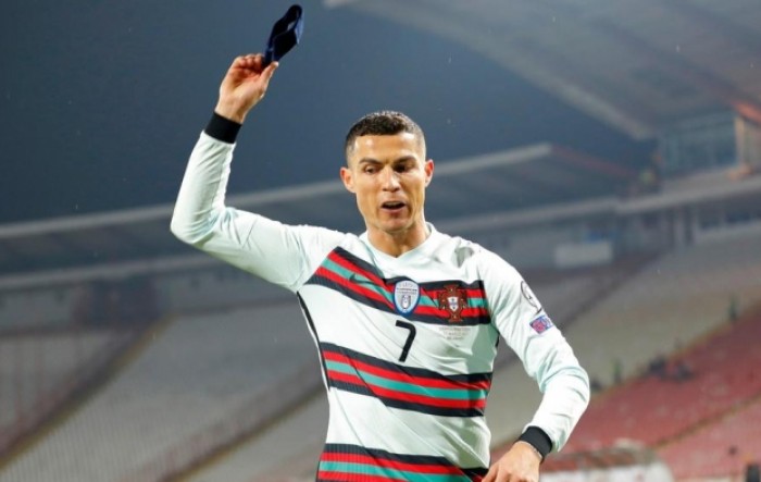 Ronaldova odbačena kapetanska traka prodana na dražbi za 63.560 eura