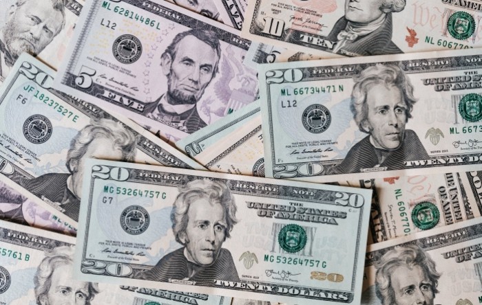 Viši prinosi na američke obveznice poduprli tečaj dolara