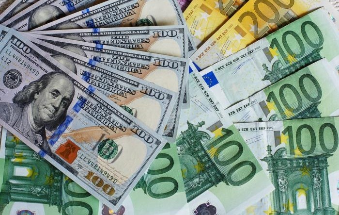 Euro u plusu, dolar pao nakon dva tjedna rasta