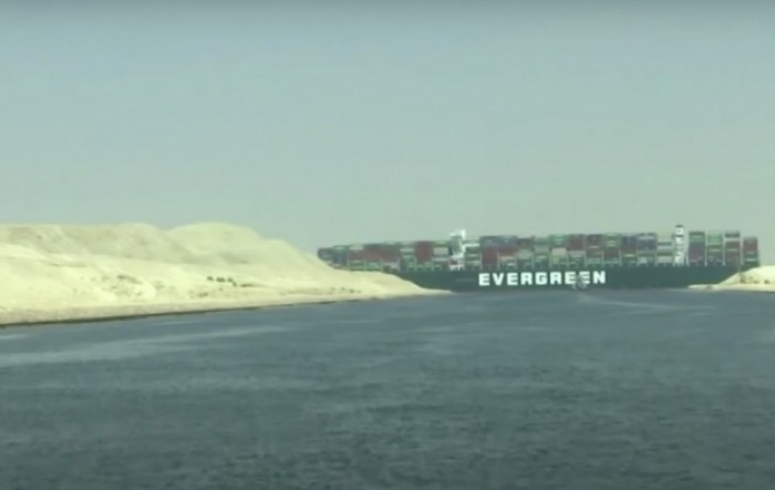Započeli radovi na Sueskom kanalu, uskoro promet u oba smjera