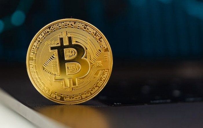 Bitcoin skočio više od 7%