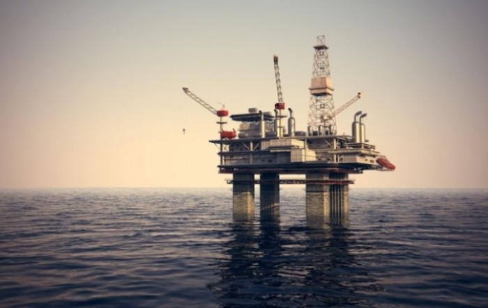 Cijene nafte prošloga tjedna pale oko 2 posto