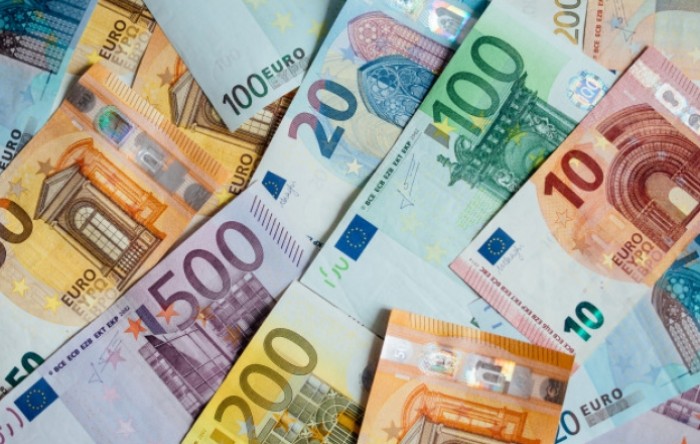 Euro ojačao, dolar oslabio prema košarici valuta
