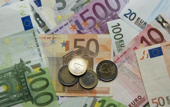 Euro prema dolaru bez većih promjena; u fokusu ECB