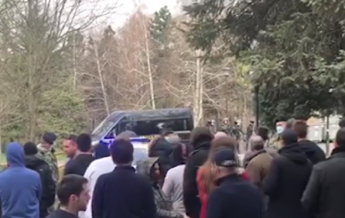 Građani iz karantina u Košutnjaku se pobunili, intervenisala Vojna policija