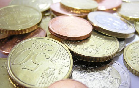 Euro ojačao dok se čekaju poruke iz Europske središnje banke