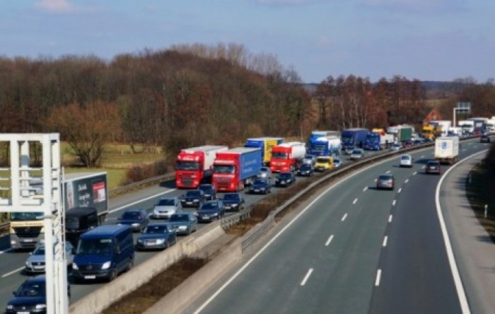 Slovenija zabranila tranzit teretnih vozila iz Italije