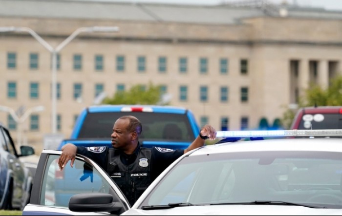 Policajac ubijen u razmjeni vatre blizu Pentagona