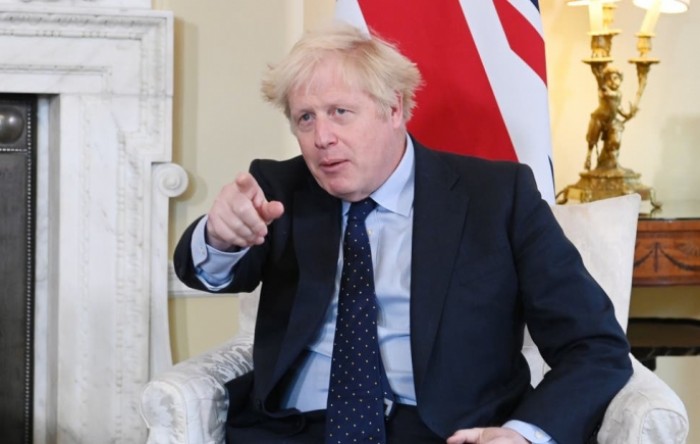 Boris Johnson podnosi ostavku