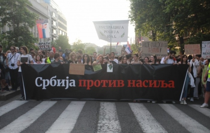 Protesti se nastavljaju: Ili će prestati nasilje ili će stati Srbija