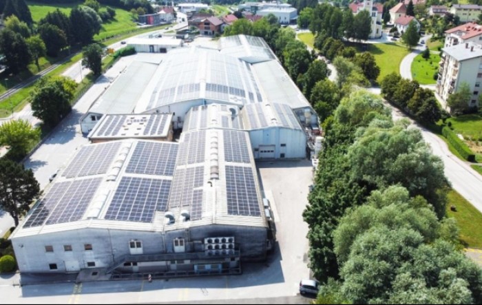 Atlantic Grupa otvorila solarnu elektranu na krovu punionice u Sloveniji