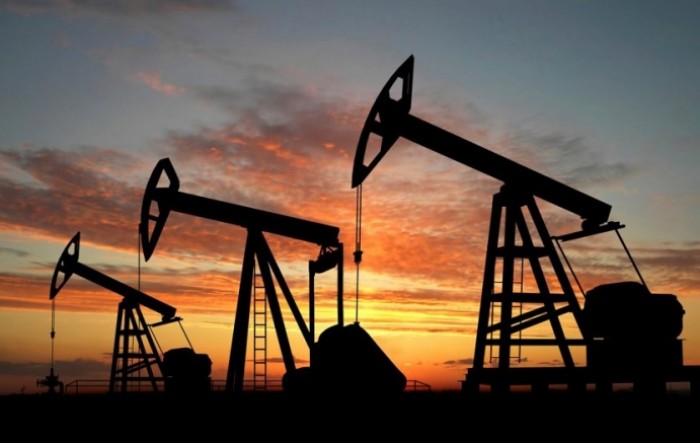 Strah od novog vala zaraze spustio cijene nafte prema 38 dolara