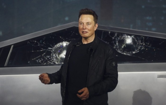 Elon Musk obećao potpuno autonomno vozilo ove godine