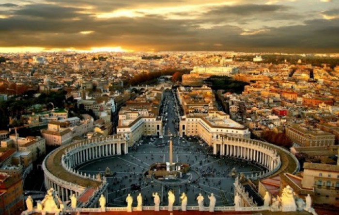 Vatikan traži izmjenu talijanskog zakona protiv homofobije