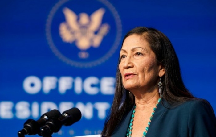 Deb Haaland nova američka ministrica unutarnjih poslova i prva domorotkinja u američkoj vladi