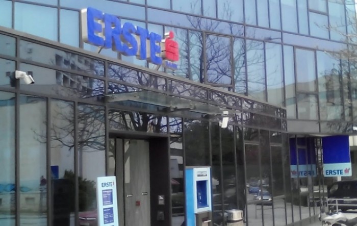Erste počeo da odobrava kredite u okviru Programa ekonomskih mera Vlade
