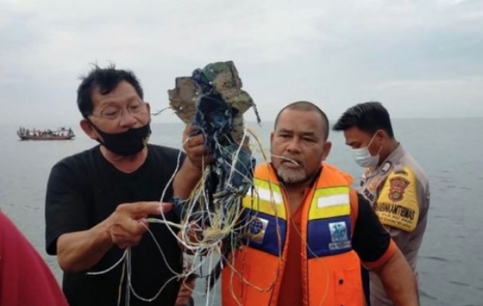 Srušio se indonezijski avion s više od 60 putnika