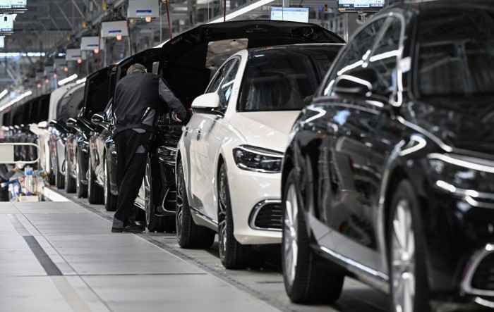 Mercedes-Benz smanjuje privremenu radnu snagu u Njemačkoj