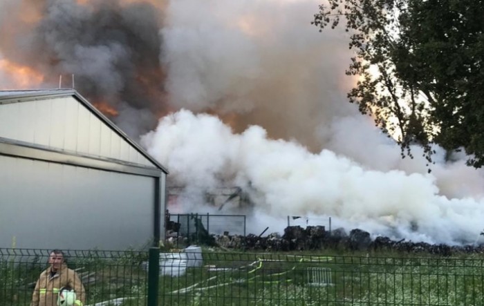 Ekologija grada: Požar kakav upravo gori u Sisku prijeti i Vrbovcu Samoborskom
