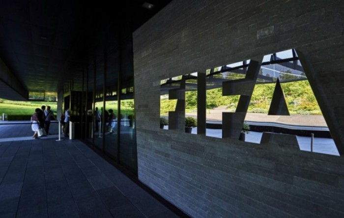 FIFA zabranila utakmice u Rusiji, Zbornaja bez zastave i himne