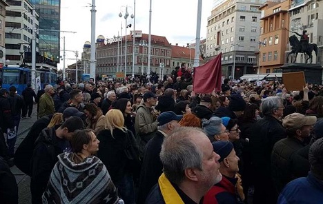   Gotovo 10.000 ljudi na prosvjedu protiv Bandića u Zagrebu