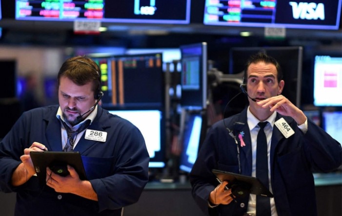 Wall Street pao na početku tjedna