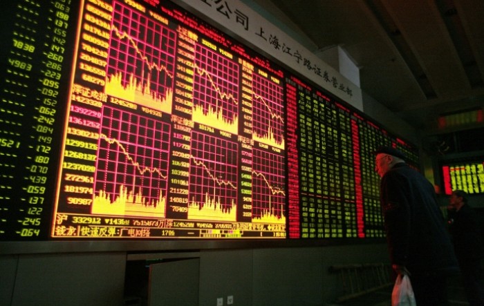 Nervozna trgovina na azijskim tržištima, dolar značajno oscilira
