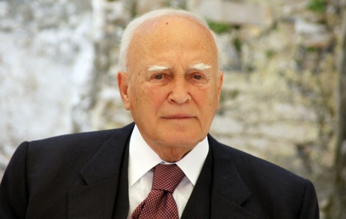 Bivši grčki predsjednik Karolos Papulias umro u 92. godini